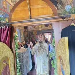 Митрополит Методије богослужио у манастиру Златеш