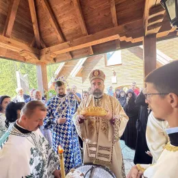 Митрополит Методије богослужио у манастиру Златеш