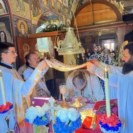 Митрополит Методије богослужио у манастиру Златеш