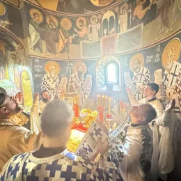 Митрополит Методије богослужио у манастиру Златеш