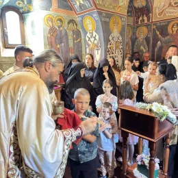 Митрополит Методије богослужио у манастиру Златеш