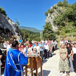 Прослављен Свети великомученик Пантелејмон, слава манастира Самограда
