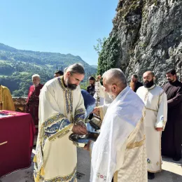 Прослављен Свети великомученик Пантелејмон, слава манастира Самограда