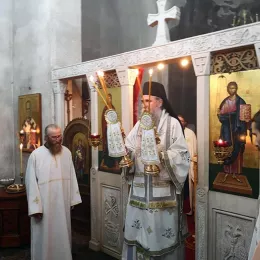 Света архијерејска литургија у Ступовима