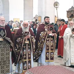 Крстовдан торжествено прослављен у никшићком Саборном храму крај Моштију Светог Арсенија
