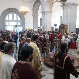 Крстовдан торжествено прослављен у никшићком Саборном храму крај Моштију Светог Арсенија