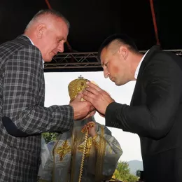 Митрополит Амфилохије у манастиру Косијерево, покрај моштију Светог Арсенија, са више архијереја СПЦ служио Свету службу Божију