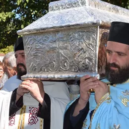 Мошти Светог Арсенија се вратиле у манастир Ждребаоник