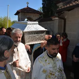 Мошти Светог Арсенија се вратиле у манастир Ждребаоник