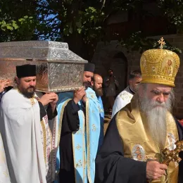 Мошти Светог Арсенија се вратиле у манастир Ждребаоник