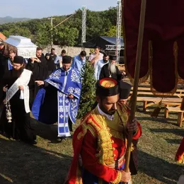 Свети Арсеније дочекан у манастиру Косијереву