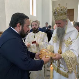 Прослављена петогодишњица освећења храма Светог Евстатија Српског