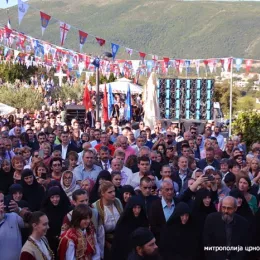 Патријарх Иринеј у Грбљу: Не напуштајте своја огњишта! (видео)