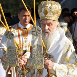 Патријарх Иринеј у Грбљу: Не напуштајте своја огњишта! (видео)