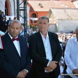 Патријарх Иринеј у Грбљу: Не напуштајте своја огњишта! (видео)