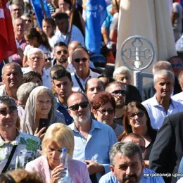Патријарх Иринеј у Грбљу: Не напуштајте своја огњишта! (видео)