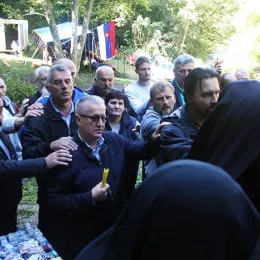 Владика Јоаникије: Крст је знак силе Божје и нашег искупљења