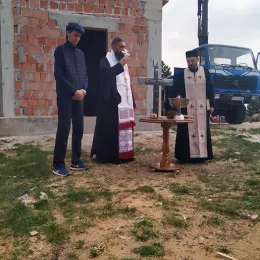 Заблистао крст на цркви Светог апостола Луке у жабљачком селу Крстац