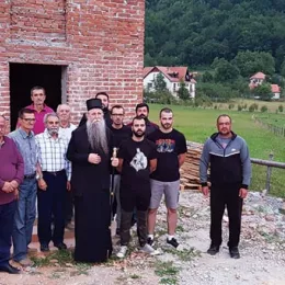Владика Јоаникије обишао радове на изградњи храма Светог Јована Владимира