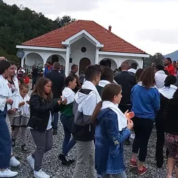 Саборно крштење у Сутивану