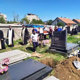 На градском гробљу у Никшићу сахрањен Будимир Благојевић