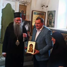 Митрополит Јоаникије у манастиру Ждребаоник