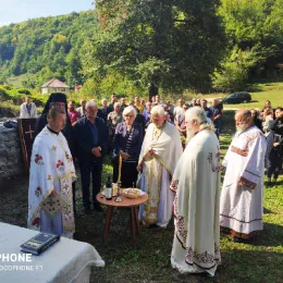 На темељима храма Усековање главе Јована Kрститеља служена Литургија 