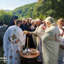 На темељима храма Усековање главе Јована Kрститеља служена Литургија 