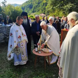 На темељима храма Усековање главе Јована Kрститеља служена Литургија 