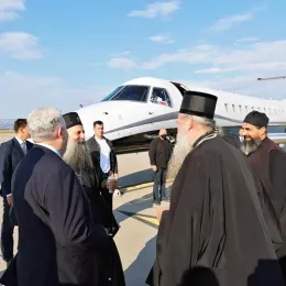 Патријарх Порфирије на подгоричком аеродрому