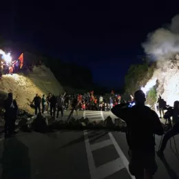 У ГРАД СМО УШЛИ СА ЦВИЈЕЋЕМ