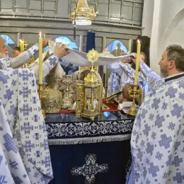 Митрополит Јоаникије свечано устоличен у трон Светог Петра Цетињског