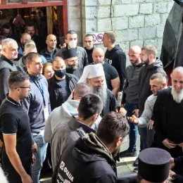 Митрополит Јоаникије свечано устоличен у трон Светог Петра Цетињског