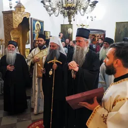 Митрополит Јоаникије свечано устоличен у трон Светог Петра Цетињског