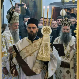 Митрополит Јоаникије свечано устоличен у трон Светог Петра Цетињског