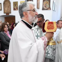 Литургијско сабрање у Андријевици: Митрополит Јоаникије и Епископ Методије служили Литургију, освештали нови звоник и бисту војводи Петру Бојовићу