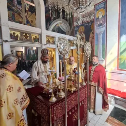 Епископ Методије служио заупокојену Литургију у манастиру Светог Саве у Голији поводом упокојења Ксеније Давидовић 