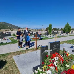 Епископ Методије служио заупокојену Литургију у манастиру Светог Саве у Голији поводом упокојења Ксеније Давидовић 