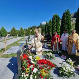 Епископ Методије служио заупокојену Литургију у манастиру Светог Саве у Голији поводом упокојења Ксеније Давидовић 