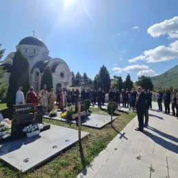 Епископ Методије служио заупокојену Литургију у манастиру Светог Саве у Голији поводом упокојења Ксеније Давидовић 