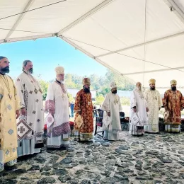 Литургијски прослављен празник Светих новомученика Јасеновачких (ФОТО/ВИДЕО)