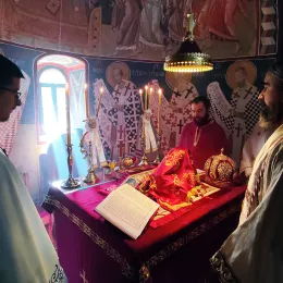 Света Архијерејска Литургија у манастиру Подмалинско