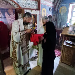 Света Архијерејска Литургија у манастиру Подмалинско