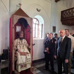 Света Архијерејска Литургија у Гусињу