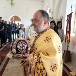 Света Архијерејска Литургија у селу Кесратц у Голији