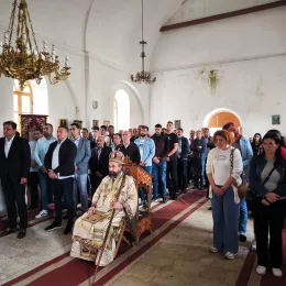 Света Архијерејска Литургија у селу Кесратц у Голији