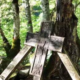 Света Литургија на темељима манастира Св. Николе у Кичави