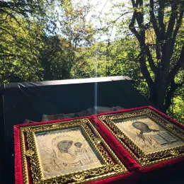 Света Литургија на темељима манастира Св. Николе у Кичави