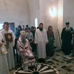 Литургијско сабрање у храму Светог Саве у Дапсићима