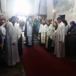 Свечани дочек иконе Богородице Брзопомоћнице у Ђурђевим Ступовима